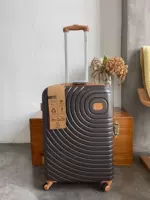 Коричневый.