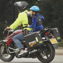 Motorcycle straps child safety straps electric car carrying children baby riding battery car carrying baby artifact