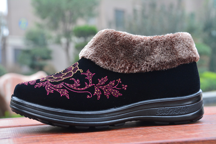 Thấp để giúp mẹ trung niên, giày cotton nữ, bà già, giày ông già, tóc ấm áp, nhà, chống trượt, giày vải Bắc Kinh giày sandal nữ cao gót