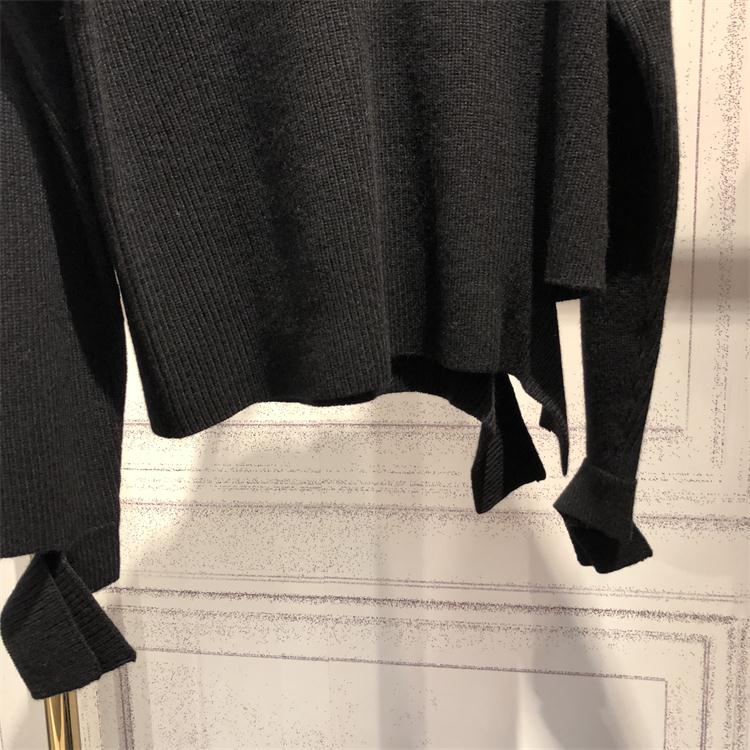 MOCO & XIAOJIE lỏng V-Cổ hollow strapless áo len của phụ nữ mùa thu 2018 áo len mới MA183SWT302 áo khoác cardigan nữ