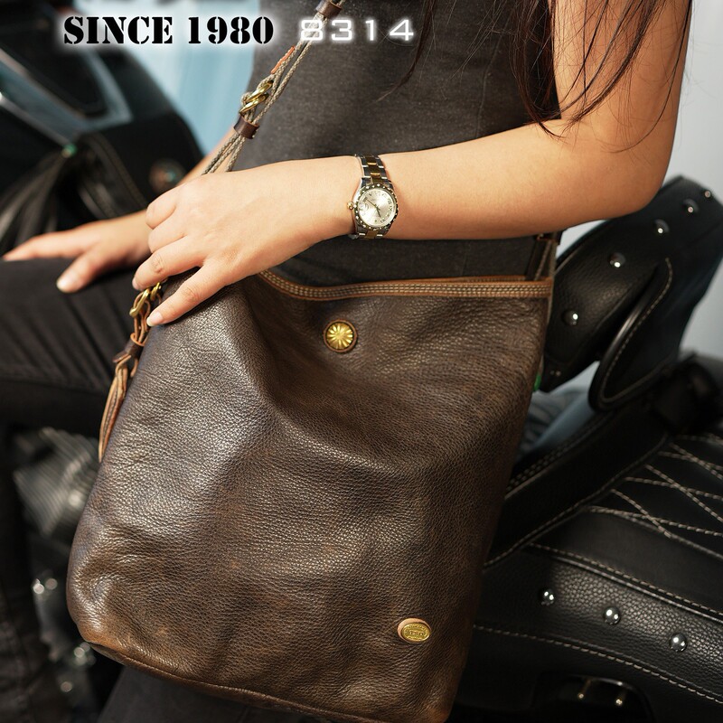 Tsd Niche Design Classic Heavy-Duty Thickened Tea Core Leather Bucket Bag Crossbody Bag Shoulder Bag Women's Bag Men's Bag 8314 Tsd Niche Design Classic Heavy-Duty Thickened Tea Core Leather Bucket Bag Crossbody Bag Shoulder Bag Women's Bag Men's Bag 8314