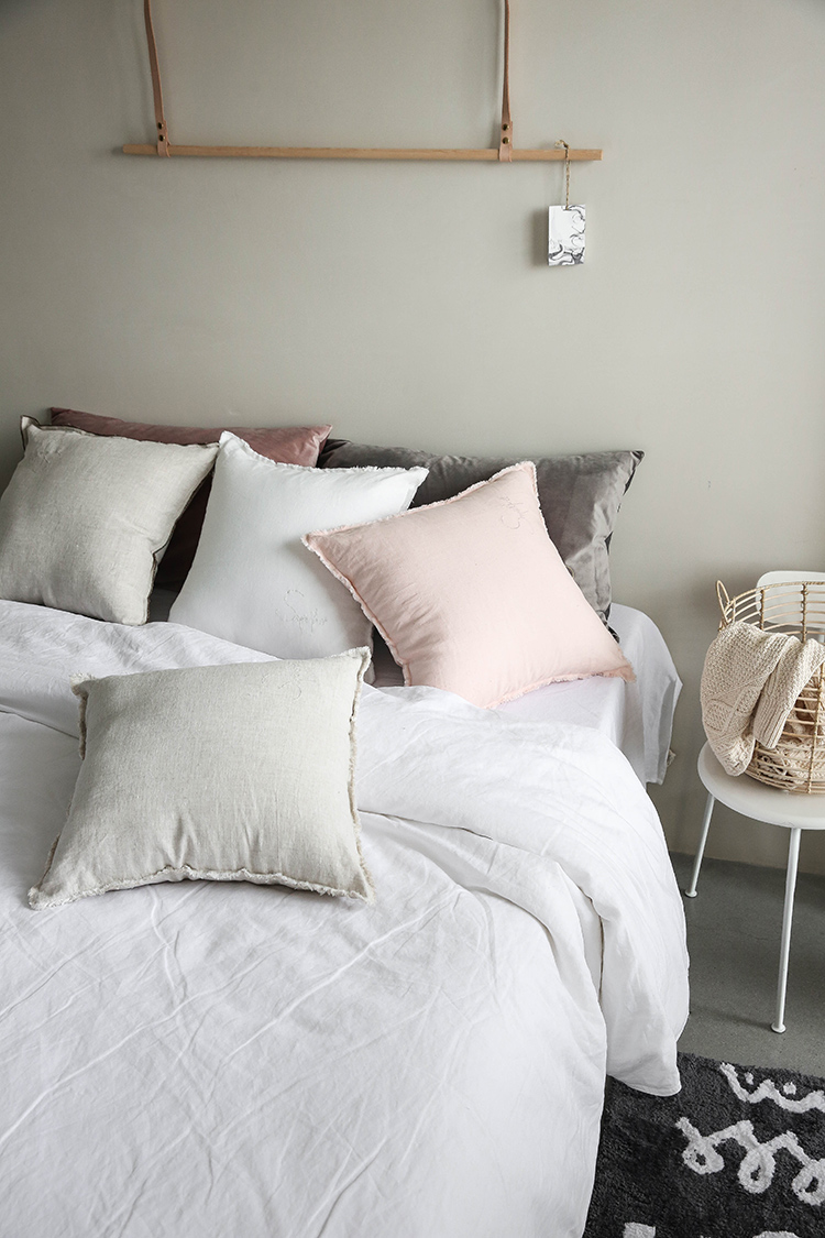 MOMO DENS Mo ngôn ngữ in phong cách tinh khiết lanh thêu đệm mềm có thể giặt sofa lớn gối ôm gối - Trở lại đệm / Bolsters gối tựa lưng sofa