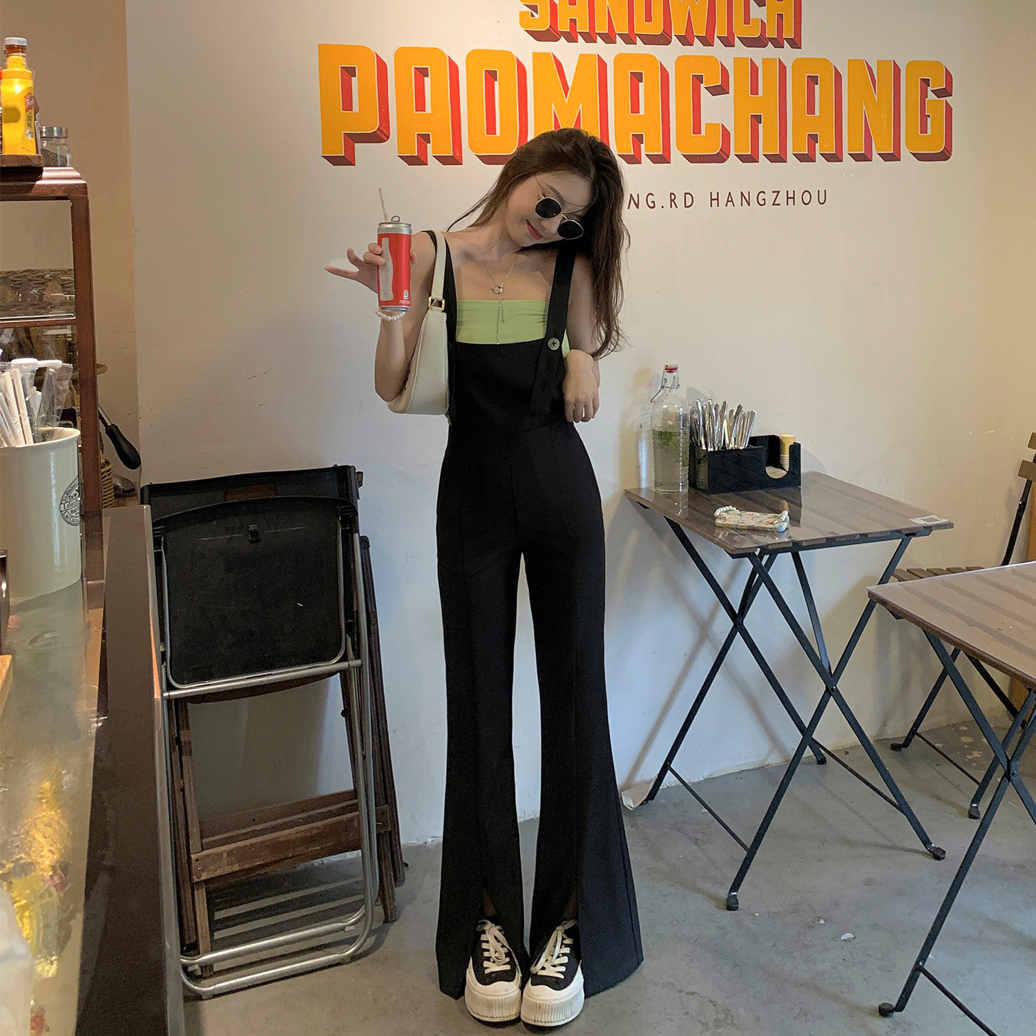 (Huchu Black Glue Record) 2022 Summer new net red black open fork wide leg cuddling with baby bag pants woman thin