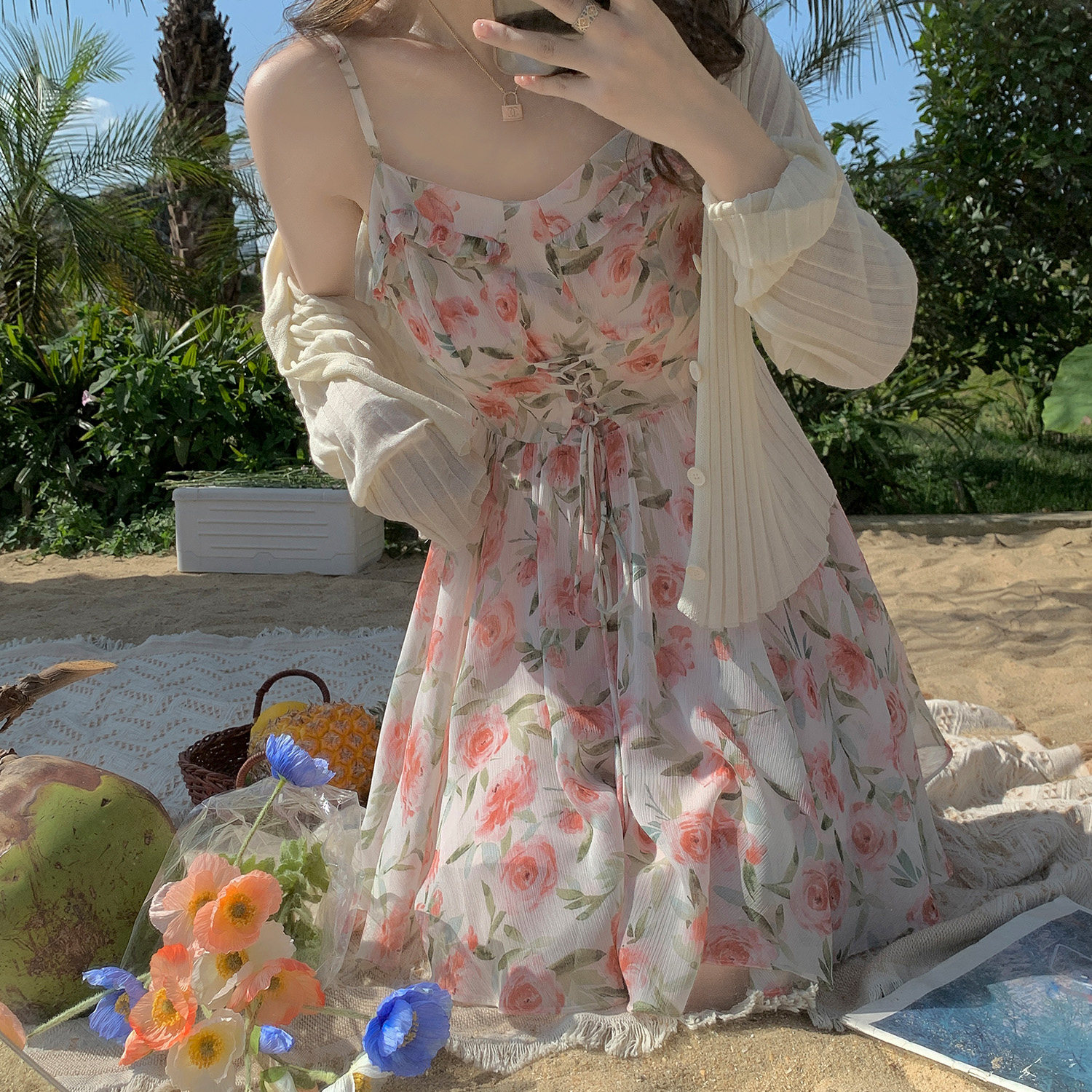 (TWO LEMONN sweet island and cherry) 2022 Summer color snowspun small sub-broken flower hanging with skirt woman