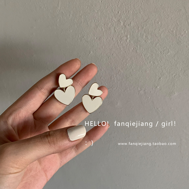 Very special milky white double loving earrings summer fresh 100 hitch pins women's ins the new wave 2020