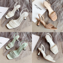 Womens shoes look good and match with a height of about 7cm.