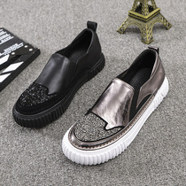 Womens shoes look good. They are also wearing them.