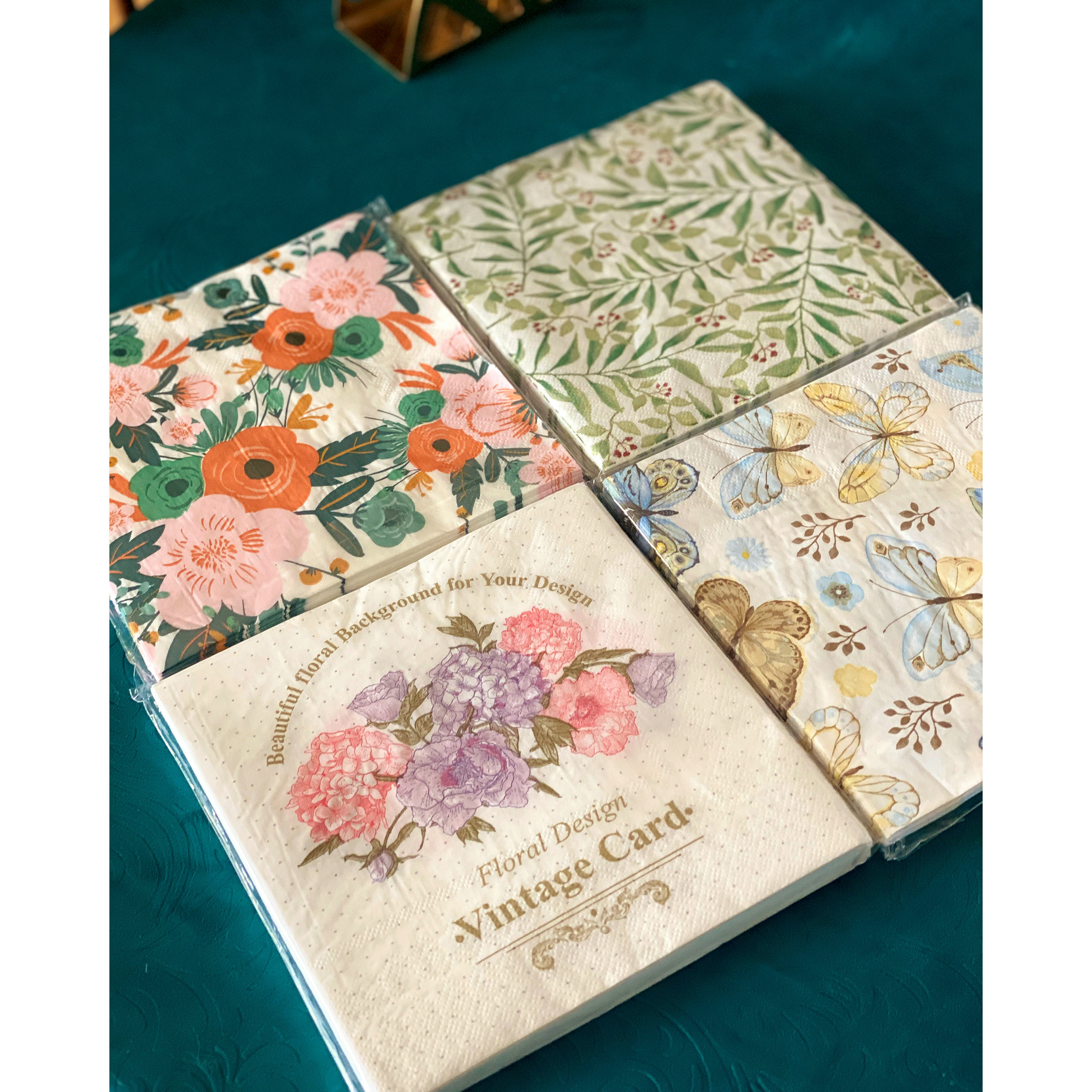 Banquet decorated square paper towels more than four packs A shell paper towel rack party dress up 100% original wood pulp-Taobao