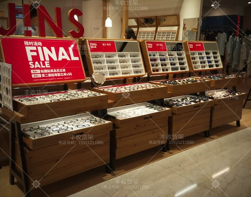 Стенд, солнцезащитные очки