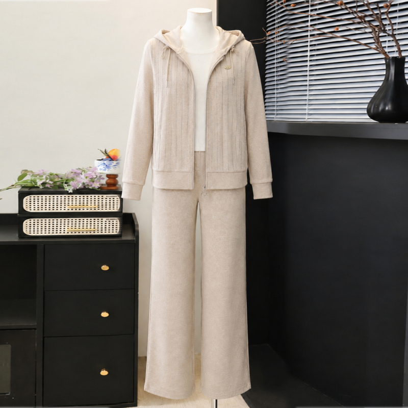 2026 New Style Middle-Aged and Elderly Women's Casual Sports Two-Piece Suit, Elegant Young Mother's Clothing, Autumn Hooded Jacket