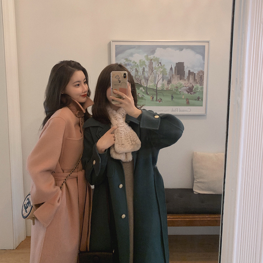 Golden mushroom CBD girl, please wear this metropolitan coat to win the audience, okay?  