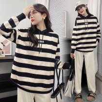 Western style 2024 new Chinese New Year hooded sweatshirt maternity wear knitted striped top trendy mom maternity sweater autumn and winter