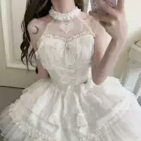 Белое платье с воротником-хомутом