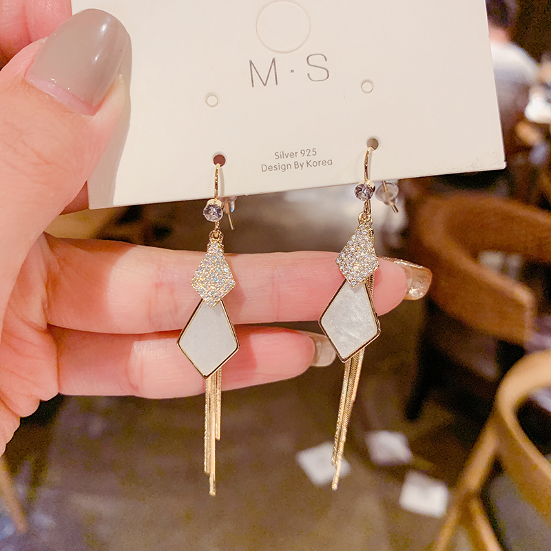 2022 Japanese and Korean personality geometric pendant irregular long temperament cold wind high-grade zircon tassel trendy earrings