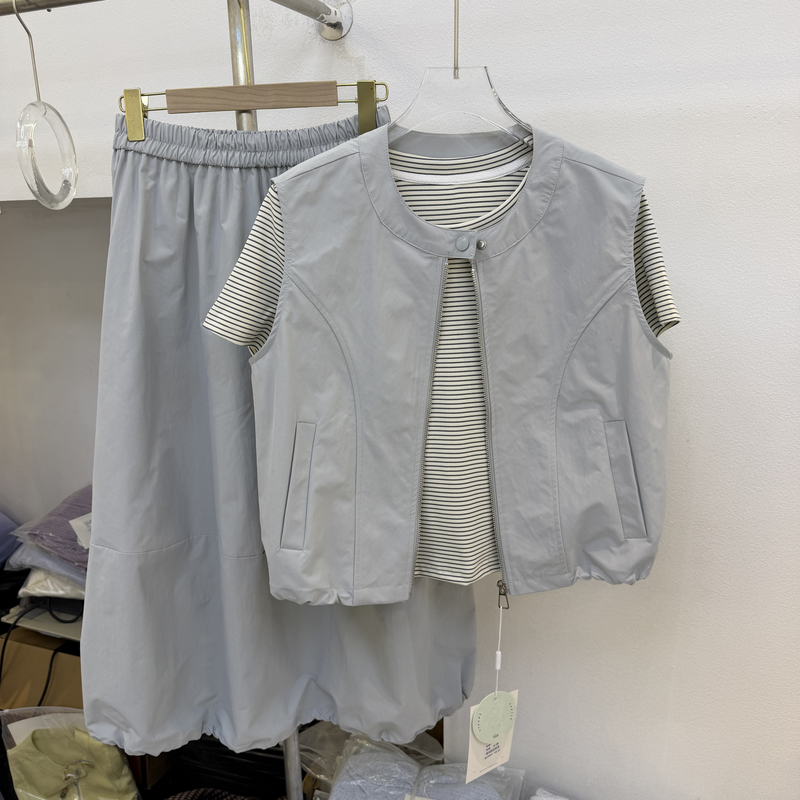 European Style Chic Petite Round-Neck Casual Vest + Striped T-Shirt + Elastic Waist Skirt Three-Piece Set for Summer Trend
