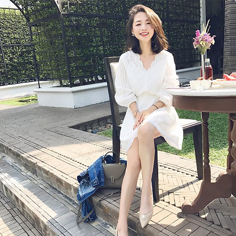 2023 New Summer Net Red Daji Retro Light Cooked Wind Stem Orange First Love Super Fairy Mori V-neck Dress