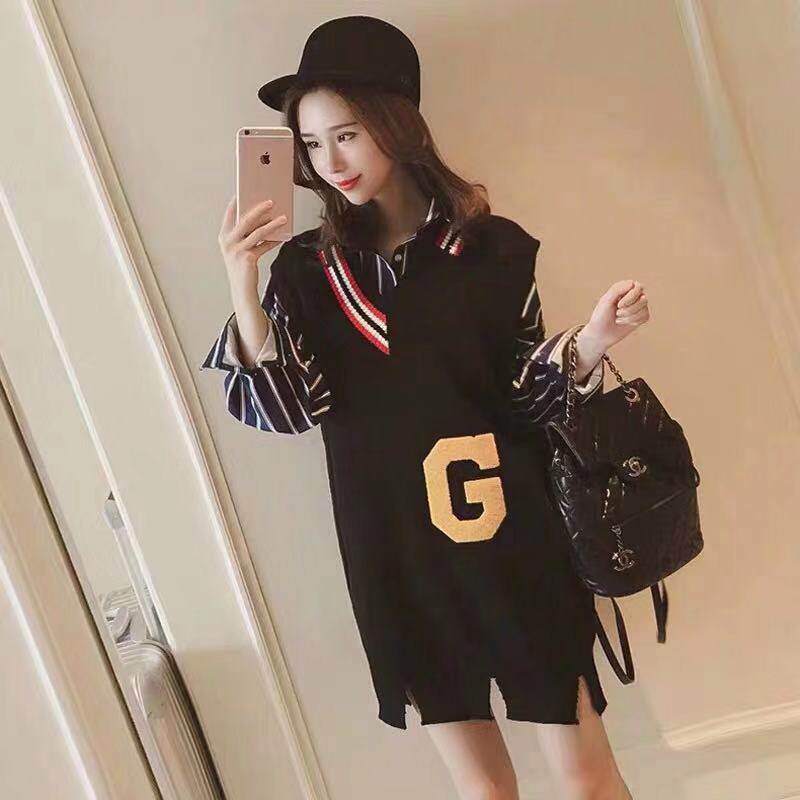 2022 new women's Western style age-reducing, thin, light and mature Hepburn style fried street skirt two-piece suit early spring