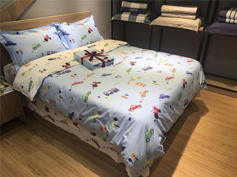 Cotton trẻ em giường bốn mảnh cotton boy boy phim hoạt hình khăn trải giường quilt cover 1.2 m1.5 mét