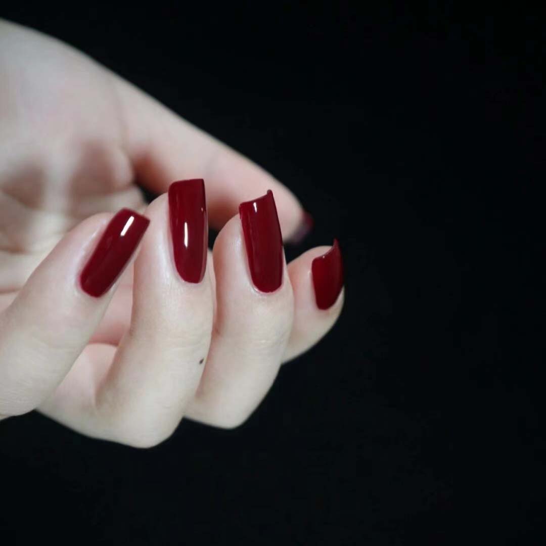 American OPI fingernail tanker kiln red W52 appears long - lasting air - temperament red sauce red winter nail