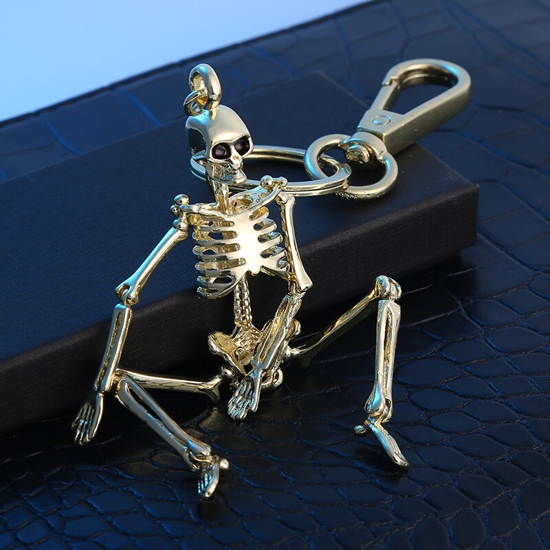 Retro Jointed Movable Skeleton Keychain for Men and Women, European and American Punk Style, Niche Dark Series Bag Accessory