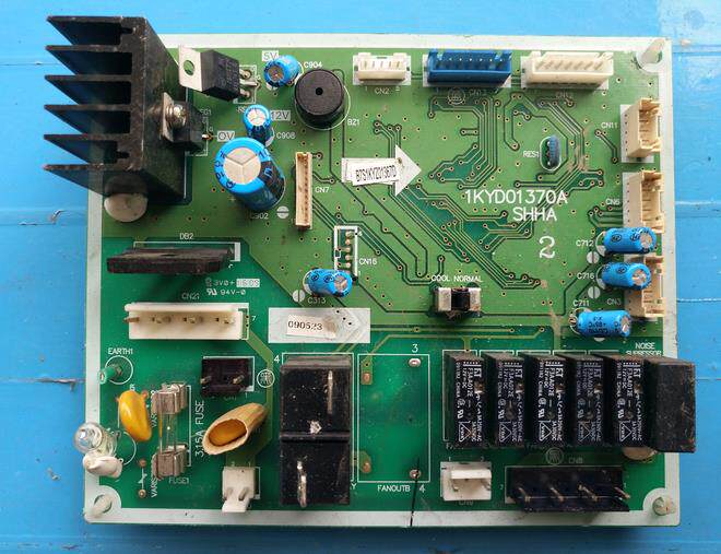 Original Hitachi Air Conditioning Indoor Computer Computer Edition Main Board 1KYD01370A