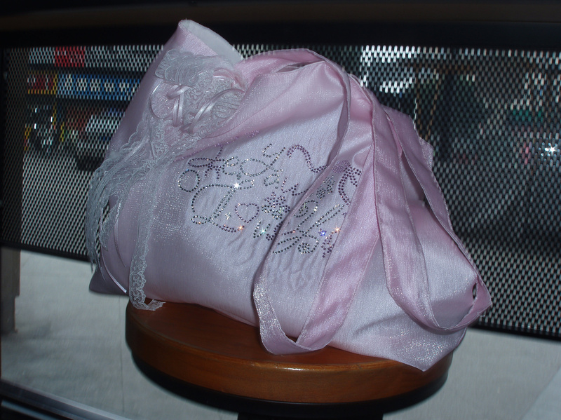 Xinyi|Collection Yun10.19 New Pink Rhinestone Lace Bow Ribbon Shoulder Bag Xinyi|Collection Yun10.19 New Pink Rhinestone Lace Bow Ribbon Shoulder Bag