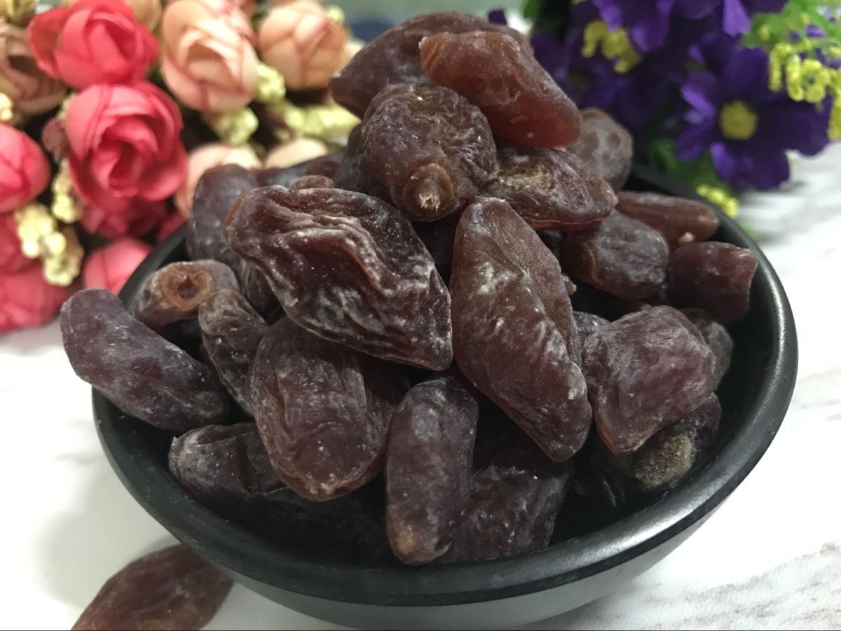 Black melon seeds plum salty sour melon plum 500g cherry plum brown betel nut candied candied fruit preserved
