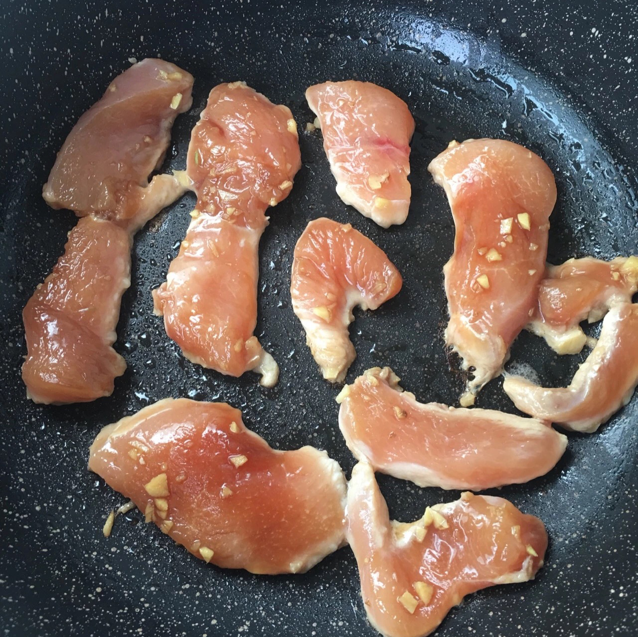 话梅鸡胸肉,一口一块好滋味