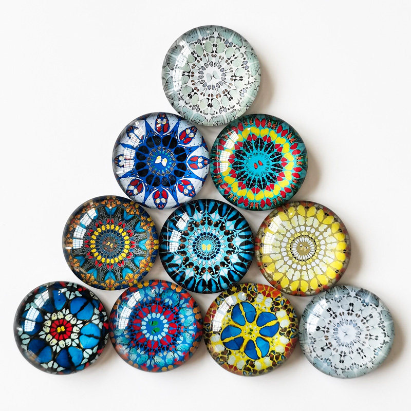 A set of small fresh refrigerator plasters creative pattern cute cartoon crystal glass magnetic paste customization