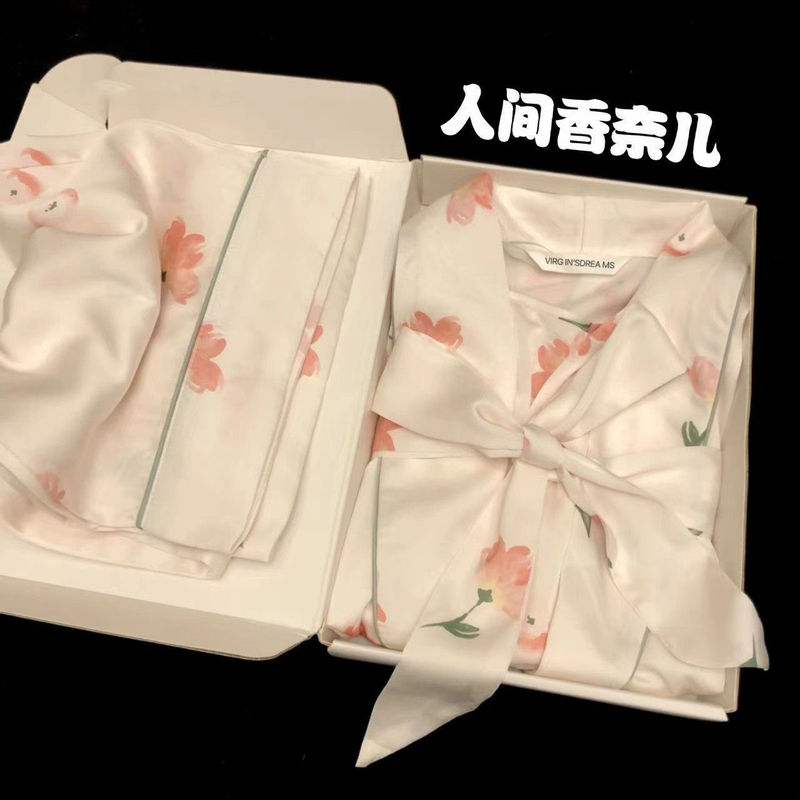 Plus-Size Women's Summer Ice Silk High-End Pajamas, Short-Sleeved and Long-Sleeved, Loose-Fitting 1.0-150kg Silk Loungewear for Spring and Autumn