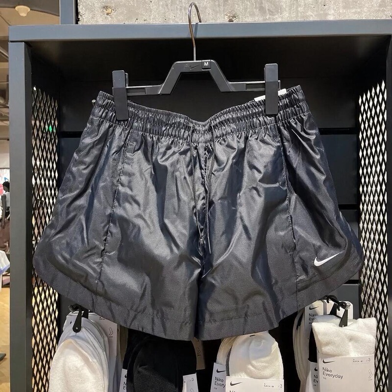Wenwen Genuine Nike Girls' New Small Logo Quick-Drying Sports Casual Woven Shorts Hm8403-010 Wenwen Genuine Nike Girls' New Small Logo Quick-Drying Sports Casual Woven Shorts Hm8403-010