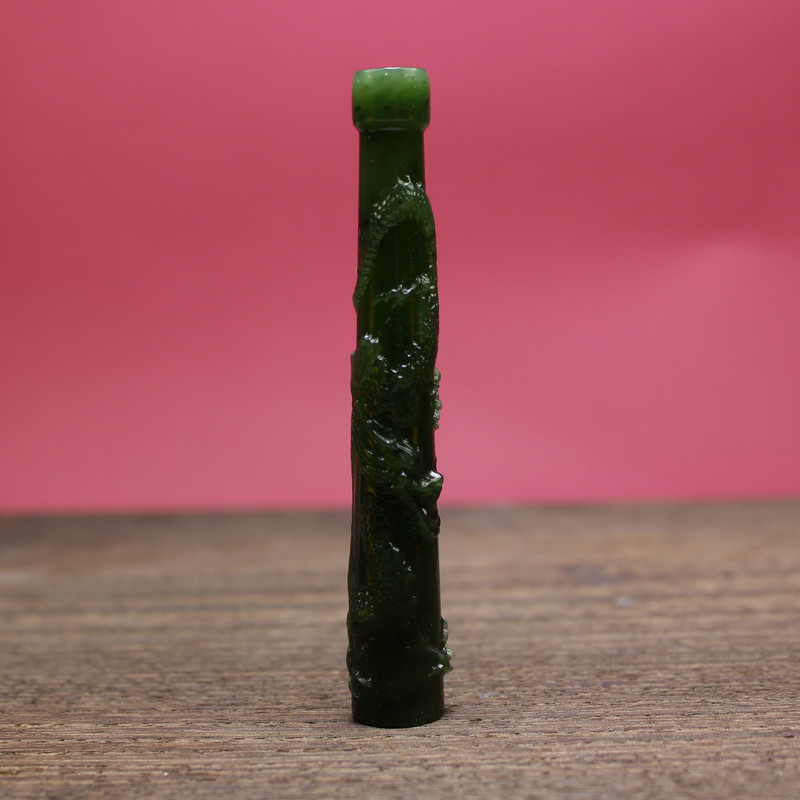 纯天然玉石和田玉碧玉龙形粗支烟烟嘴吞云吐雾高级手把件精雕飞龙有何