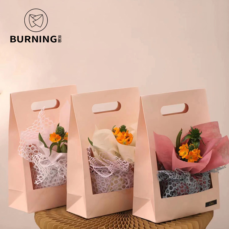 Bay Shadow Hollowed-out Casement Windows Floral Box Goddess Festival Teachers Festival Flowers Gift Bags Flowers Packaging Boxes 5 Clothes