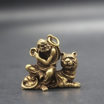 Antiques and miscellaneous collections antique small ornaments riding tiger Arhat ornaments key chain pendants
