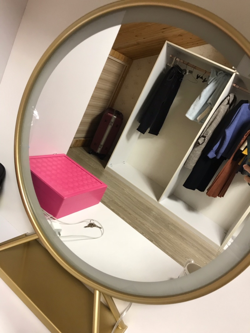 Gương đỏ trang điểm Gương LED tròn gương trang điểm với bóng đèn bàn vanity gương rung rung đẹp làm gương sống lớn - Gương gương ốp tường