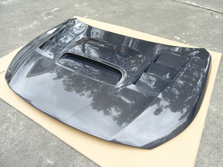 Applicable to the new Legacy open-hole carbon fiber machine cover Legacy carbon fiber hood car head cover machine head cover 16-17 models