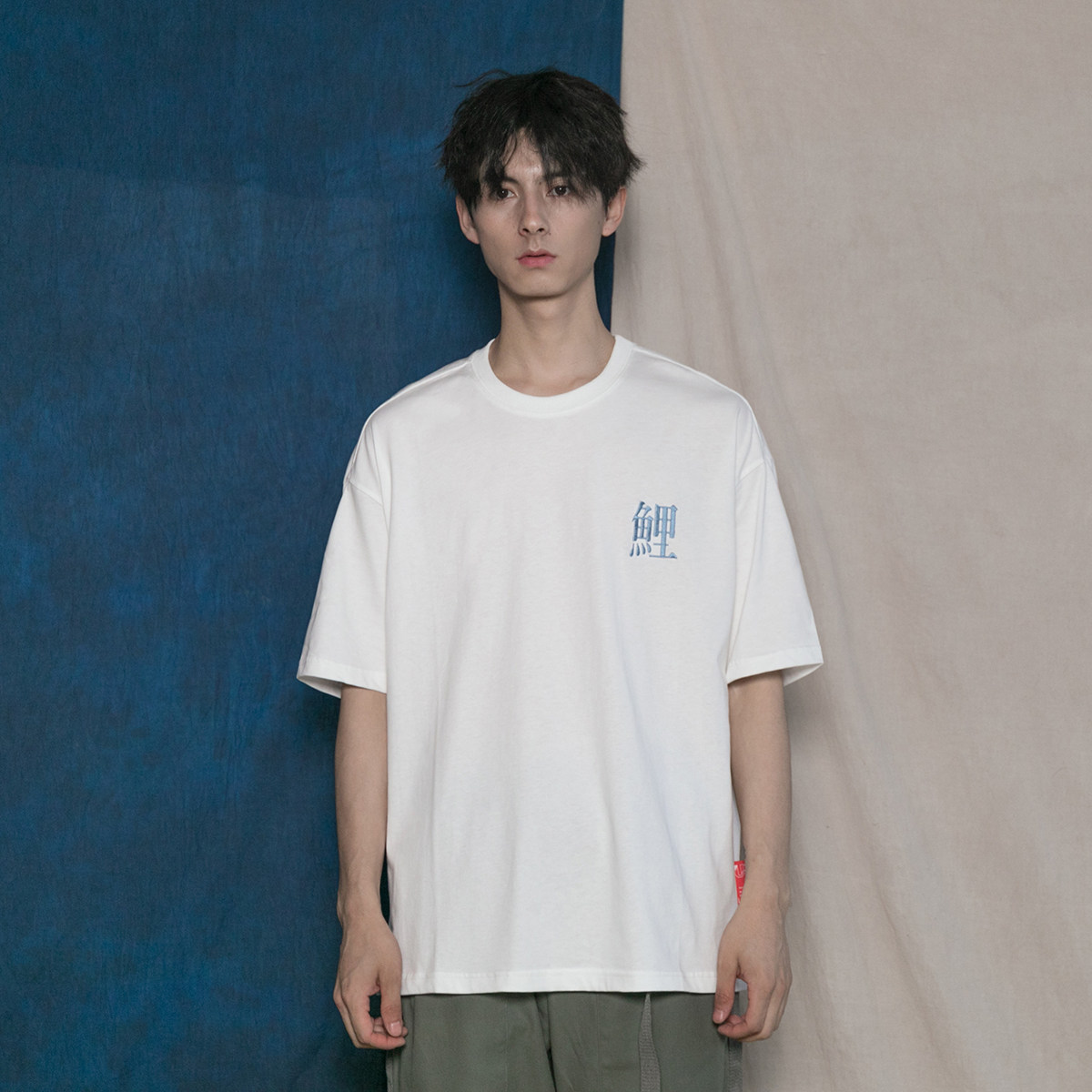 Japanese Ukiyo-e koi fish embroidery T-shirt hipster men and women personality couple wear short-sleeved loose literary T-shirt summer