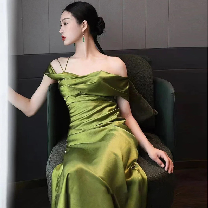 Green Dress for Women 2026 New Style Off-Shoulder Elegant Backless High-End Quality Hostess Performance Dress