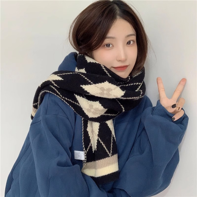 Cence Kaer Face-style Autumn Winter Warm Sweet Meg Lovers Shawl Collar Girly Black & White Collider Rhombus Scarf-Taobao