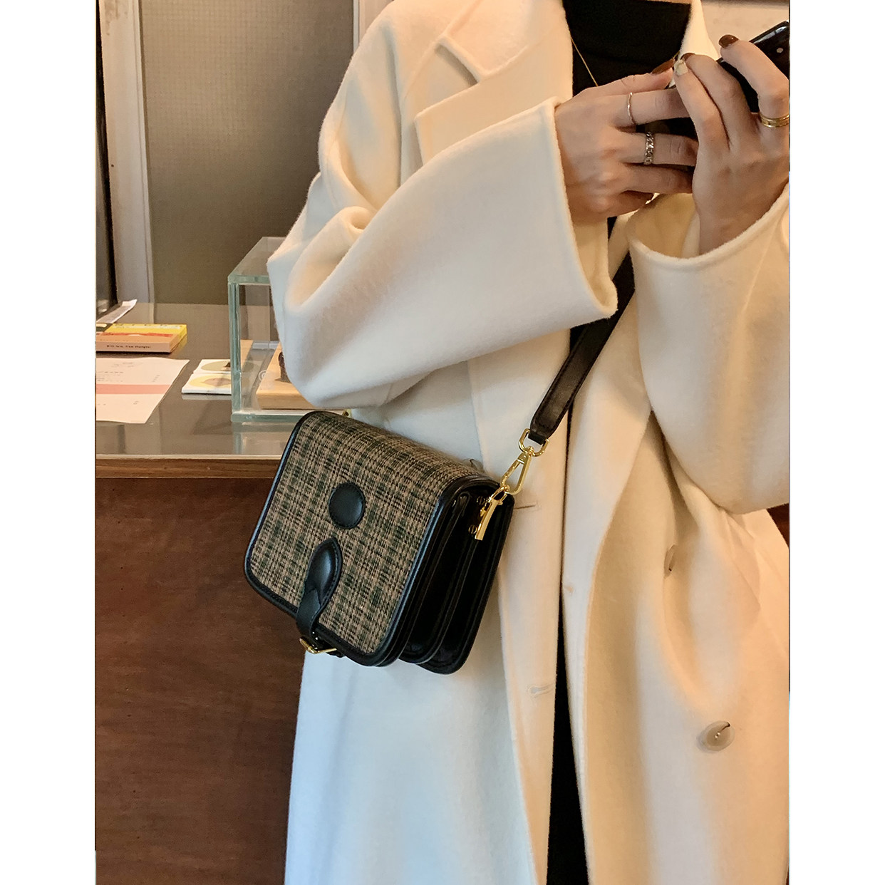 Mrs. Qiu's bag high-end niche woolen bag 2022 new autumn and winter trendy western style fashion oblique bag women's bag
