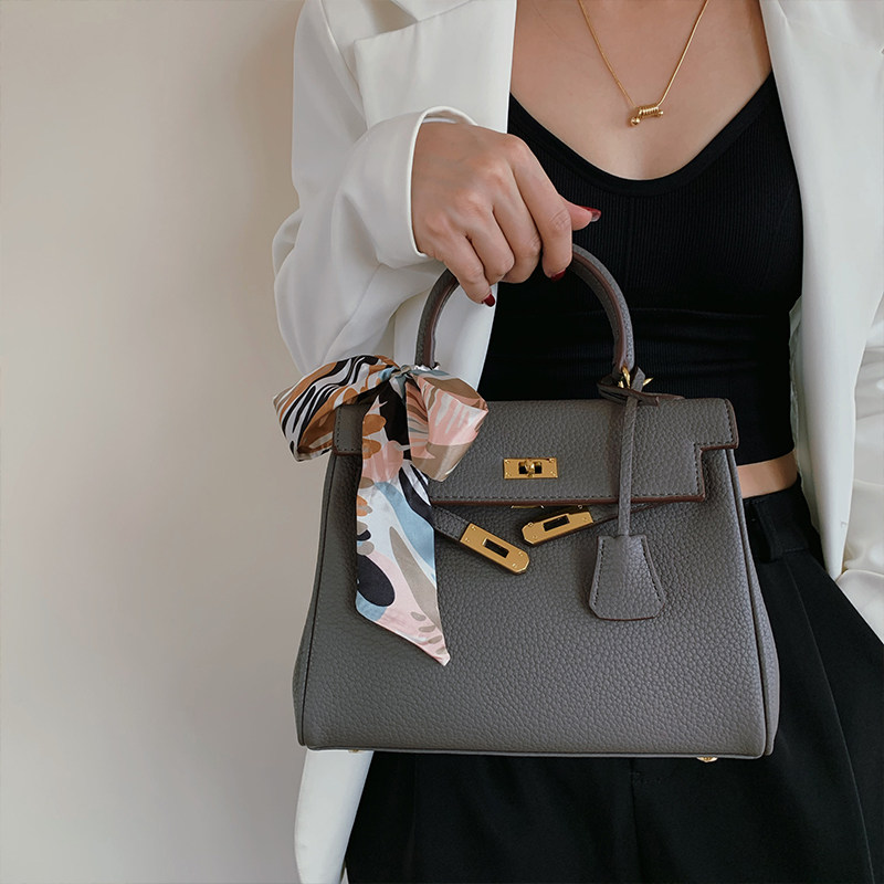 Autumn Lady Bag Package Advanced Sensation Classic Kylie Bag Mom Bag Handbag 2021 new stylish single shoulder inclined satchel bag