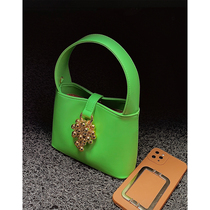 Autumn Lady Bag Bag small crowdsourced grape buns Pearl Bucket Bag 2022 New wave Advanced sensation Ocean Hand Inclined Satchel Bag