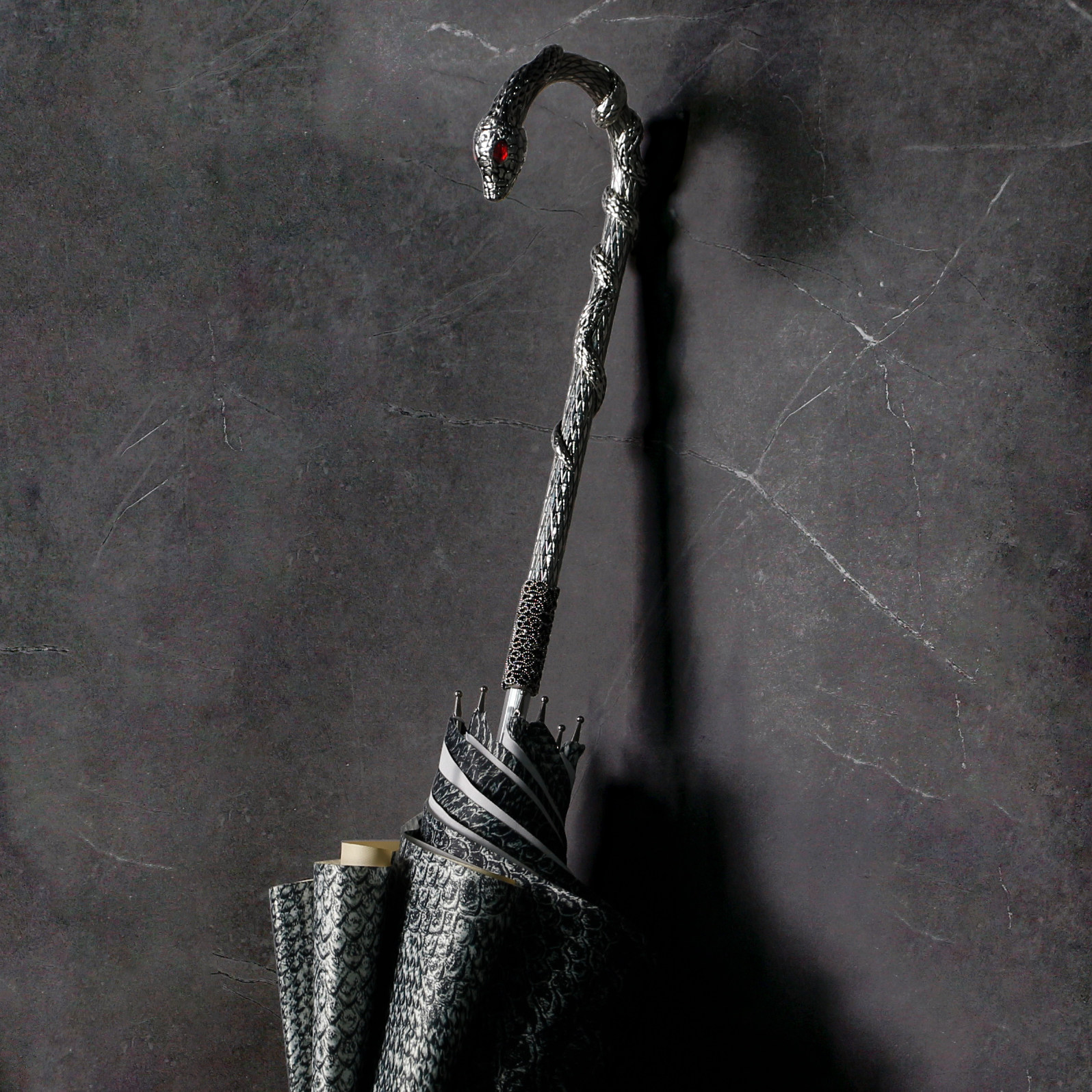 DanMunier custom umbrella long handle snake pattern retro style double umbrella cloth big brand umbrella light luxury umbrella hand made Umbrella