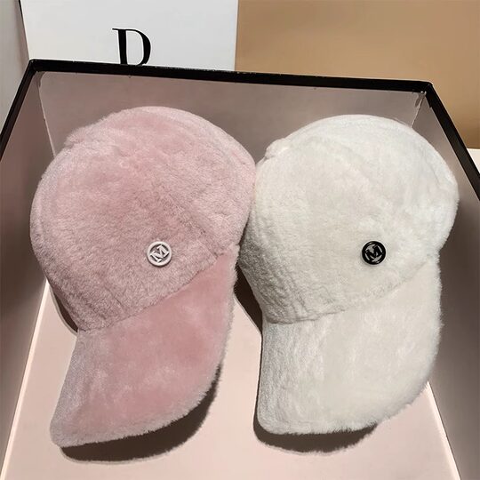 French thickened warm baseball cap for men and women, versatile M letter, small peaked cap with face, autumn and winter plush hat