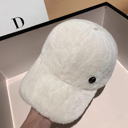 French thickened warm baseball cap for men and women, versatile M letter, small peaked cap with face, autumn and winter plush hat