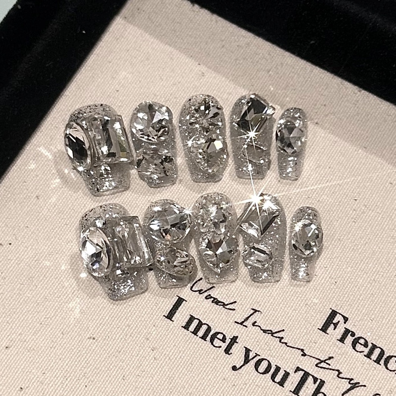 Purely Handmade Wearable Nail Pieces with a High-End Feel, Sparkling Silver Full Diamond Manicure, Elegant and Brightening, Large Diamond Light Luxury Fake Nails Purely Handmade Wearable Nail Pieces with a High-End Feel, Sparkling Silver Full Diamond Manicure, Elegant and Brightening, Large Diamond Light Luxury Fake Nails