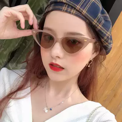 Triangle cat eye sunglasses female ins Korean hip hop Korean retro Net Red Beach sunglasses tremble