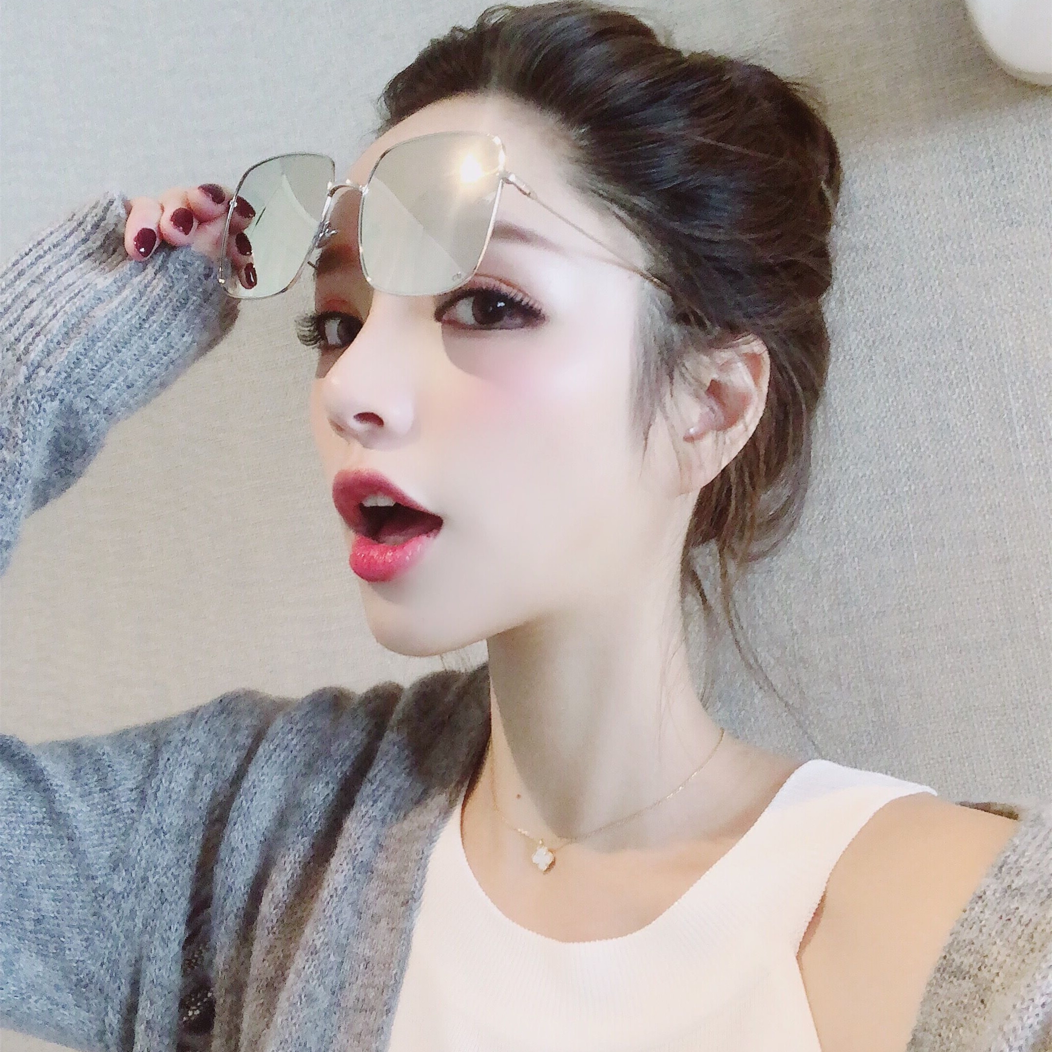 Kính râm màu đỏ nữ phiên bản Hàn Quốc của thủy triều retro cá tính ins siêu lửa kính râm bãi biển kính ulzzang khung đường phố thủy triều kính đa tròng
