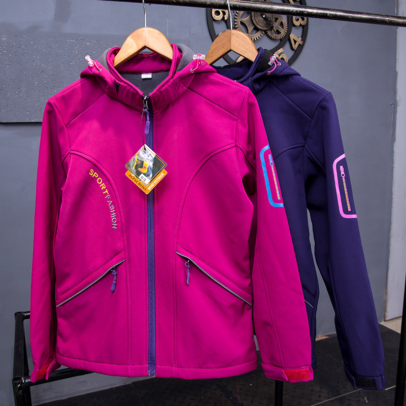Autumn and winter new outdoor sports Korean version soft shell jacket fleece jacket female mountaineering hiking stormtrooper windproof warm jacket