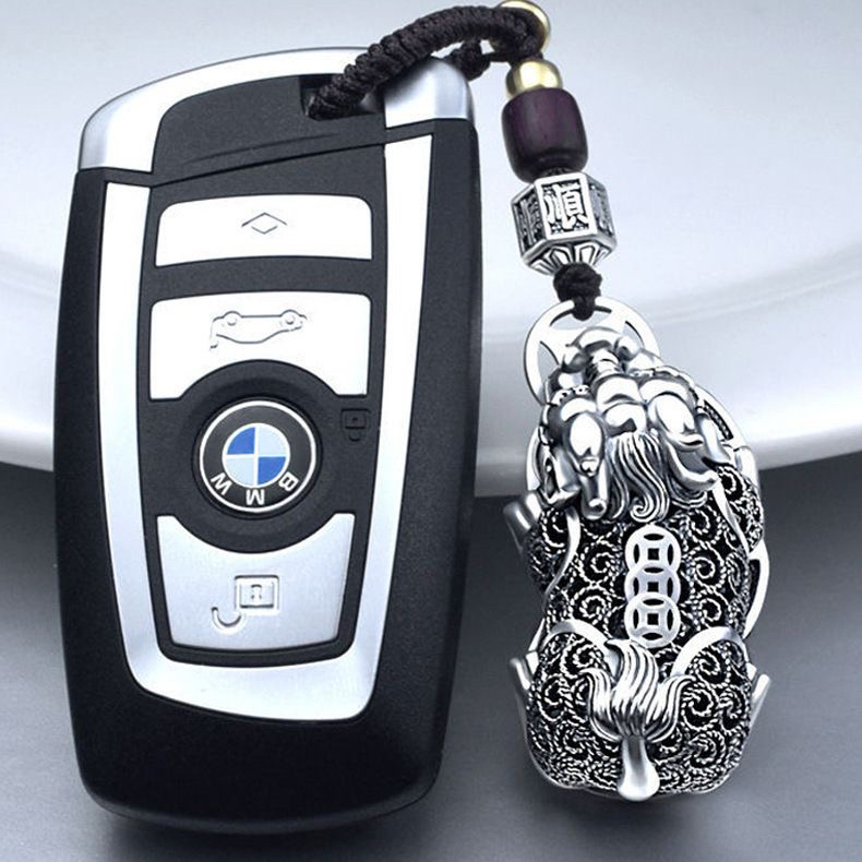 Pure Silver-Plated Pixiu Keychain Pendant Car Ornament for Men and Women, Sterling Silver Pendant, Creative Birthday Gift for Gifting